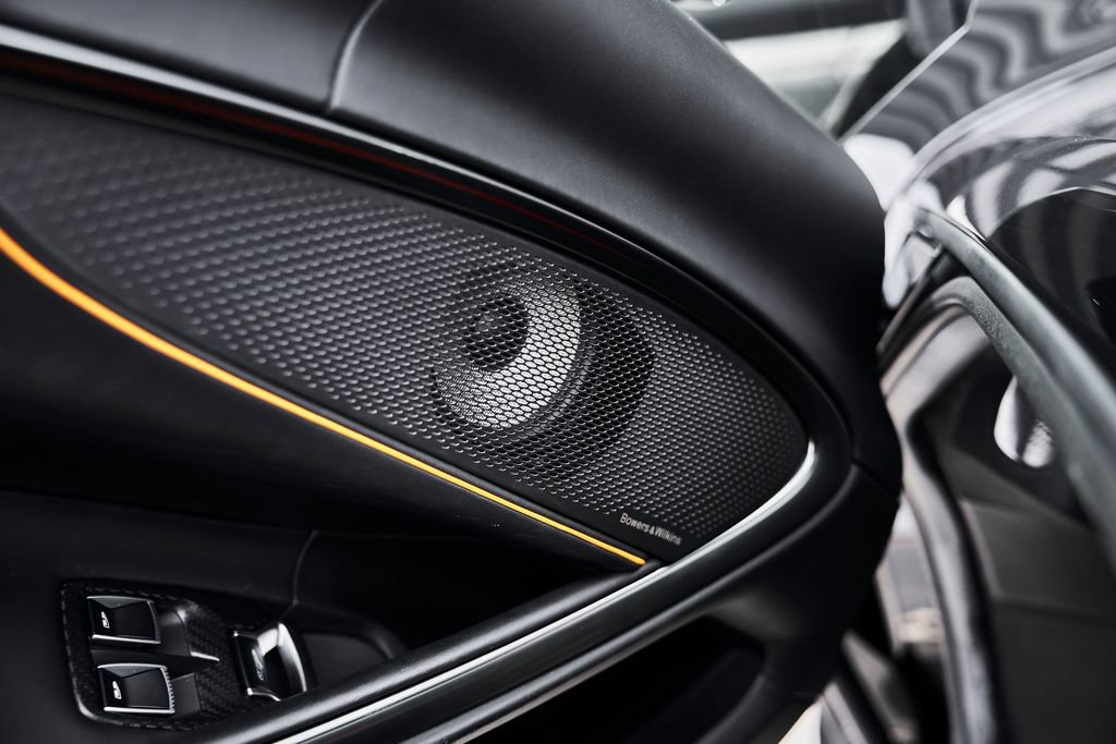 Used 2024 McLaren Artura image 31