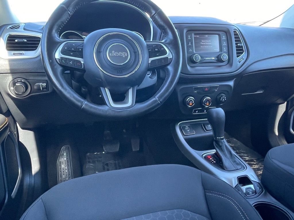 Used 2018 Jeep Compass Sport w/ Cold Weather Group image 9