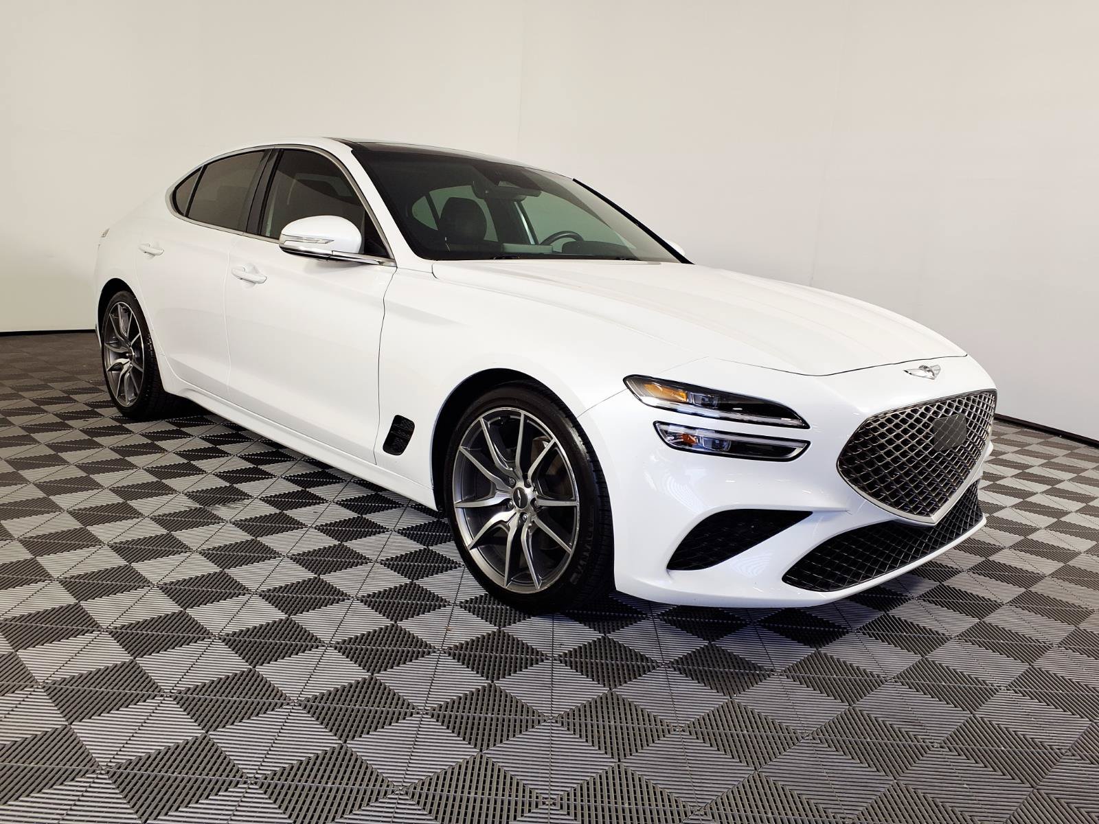 Used 2022 Genesis G70 2.0T w/ Prestige Package RWD image 3