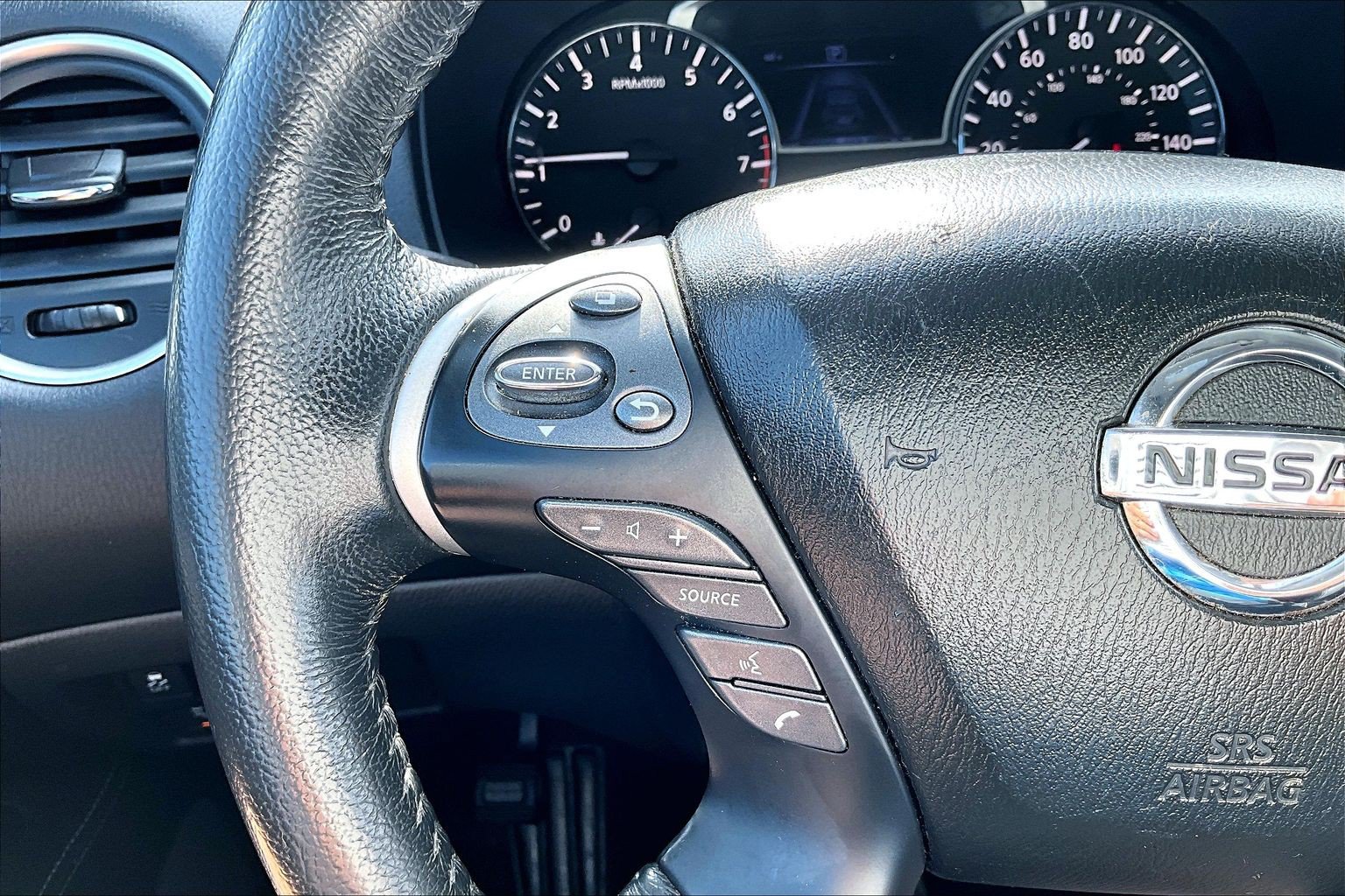Used 2020 Nissan Pathfinder SV FWD image 22