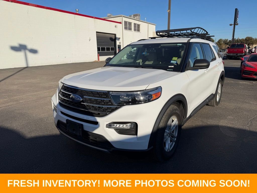 Used 2020 Ford Explorer XLT w/ Equipment Group 202A image 3