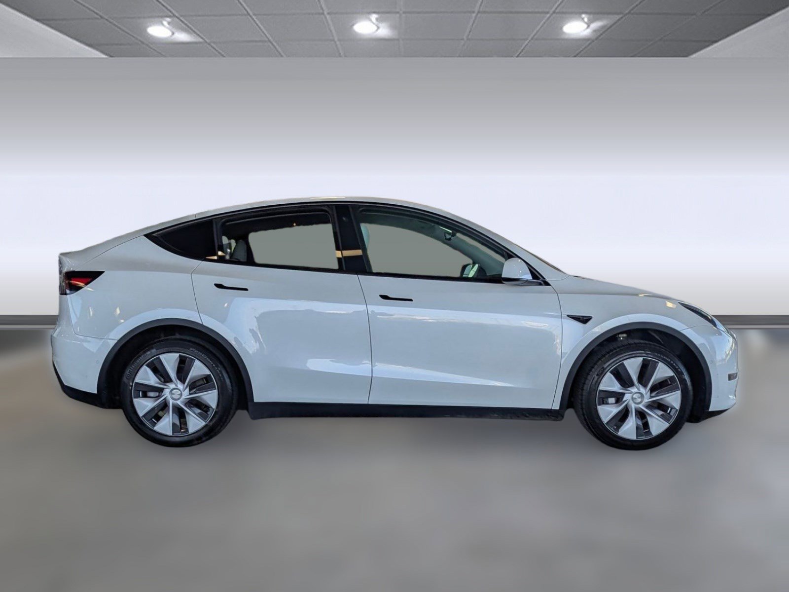 Used 2021 Tesla Model Y Long Range image 8