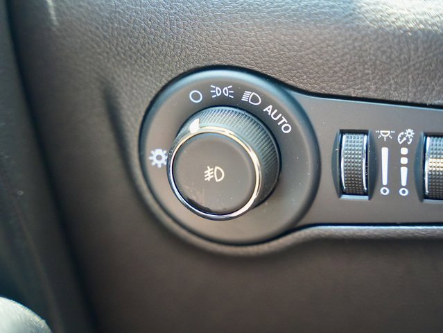 Used 2022 Jeep Compass Limited w/ (RED) Package image 27