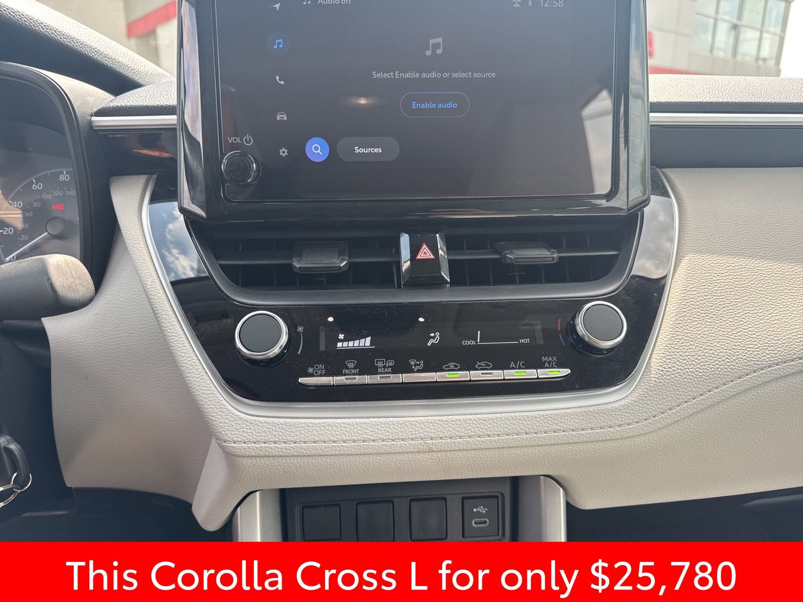 Used 2025 Toyota Corolla Cross L image 19