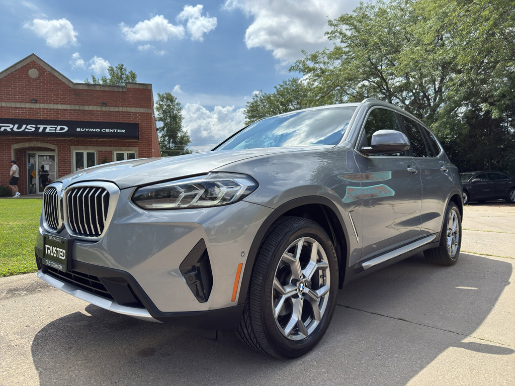 Used 2024 BMW X3 xDrive30i w/ Premium Package image 3