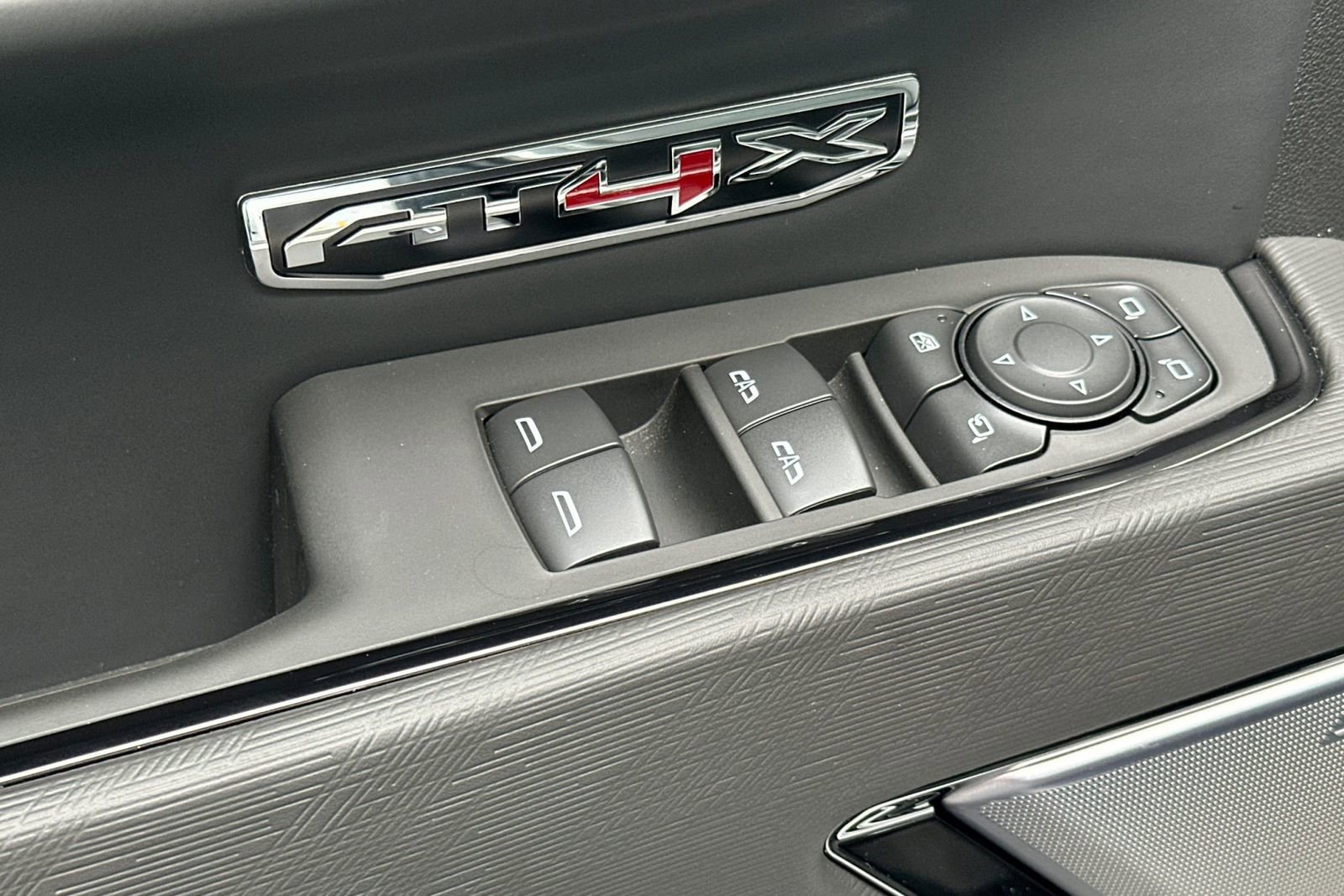 Used 2025 GMC Sierra 1500 AT4X image 13