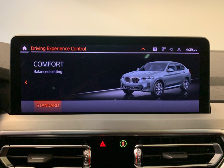 Used 2024 BMW X4 xDrive30i w/ M Sport Package AWD/4WD image 31