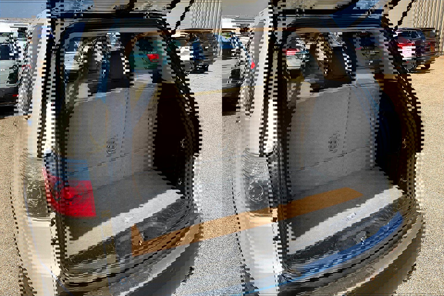 Used 2011 GMC Acadia SLT image 21