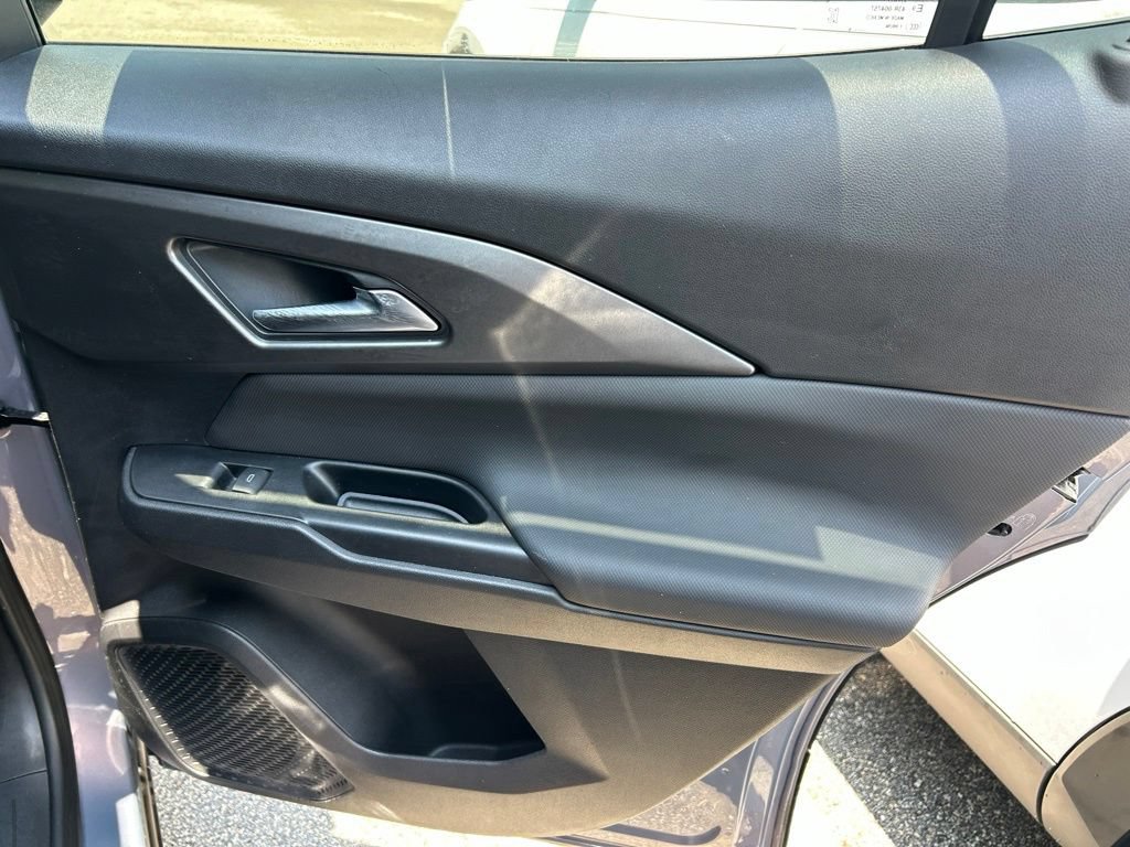 Used 2025 Chevrolet Equinox EV LT FWD image 41