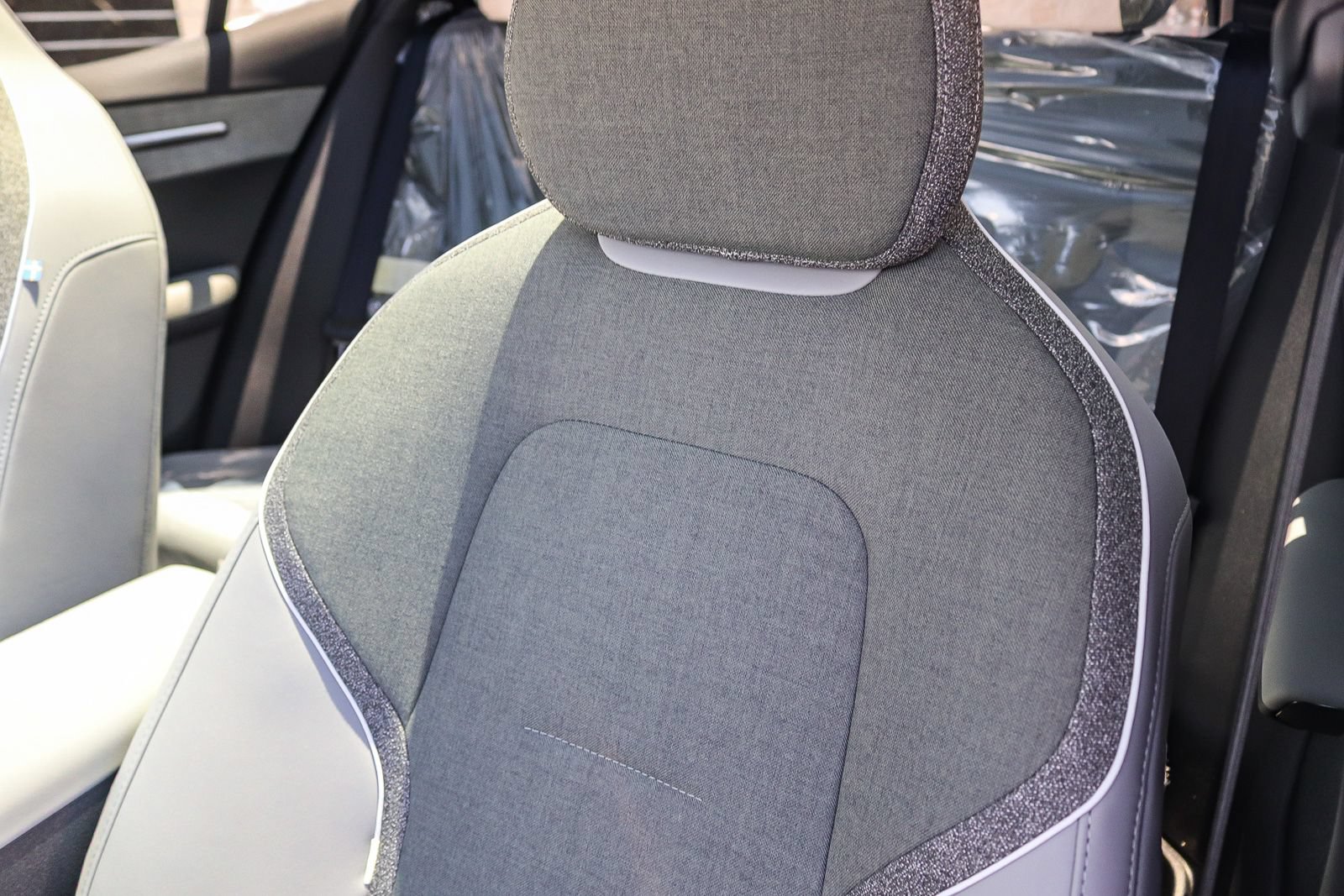 New 2025 Volvo EX30 Plus w/ Protection Package Premier AWD/4WD image 25