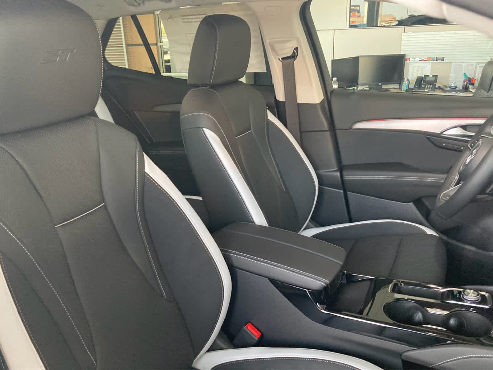 New 2026 Buick Envision Sport Touring AWD/4WD image 13