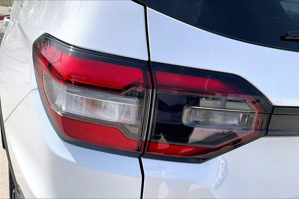 Used 2025 Honda Pilot Black Edition image 39