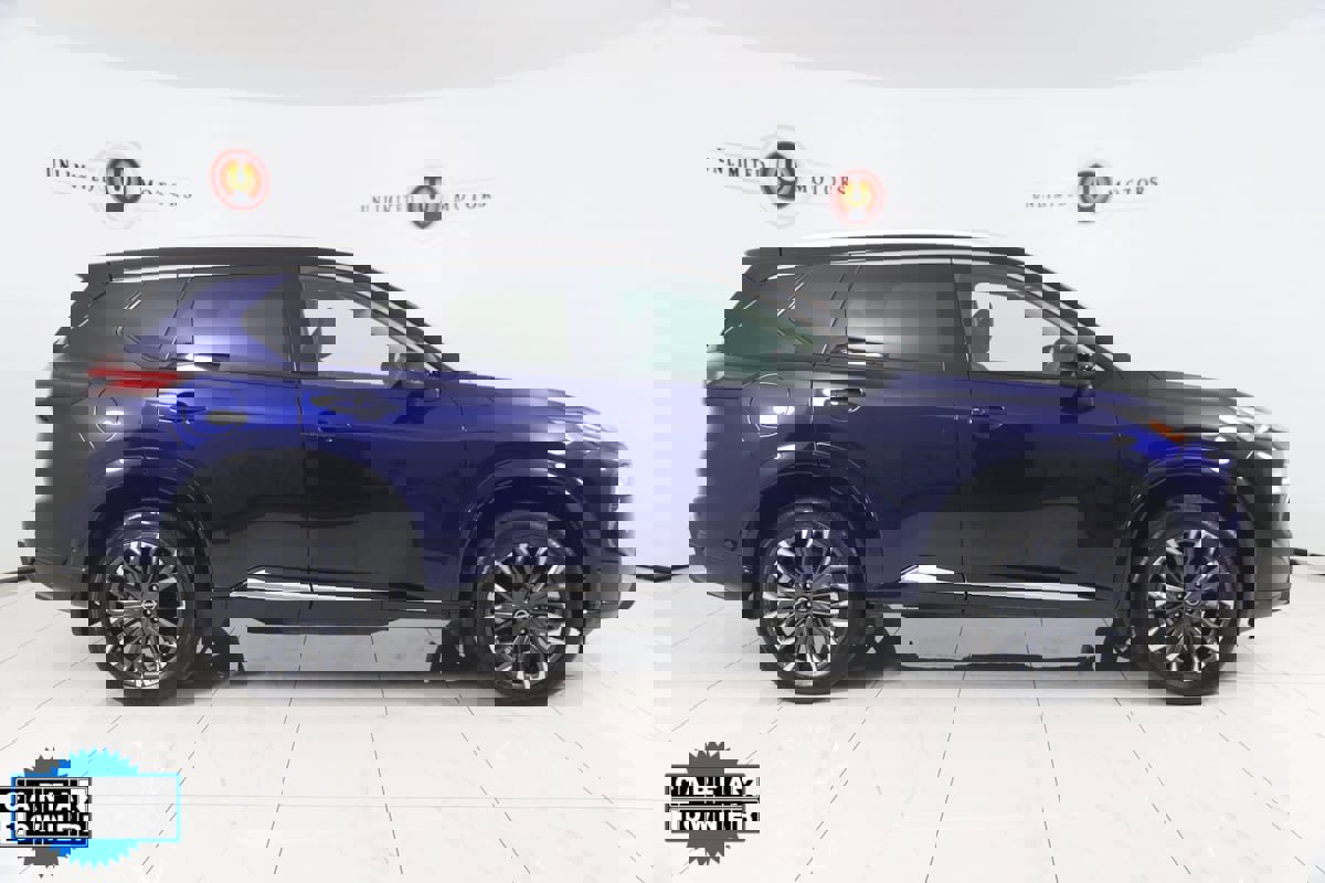 Used 2024 Nissan Rogue Platinum image 2