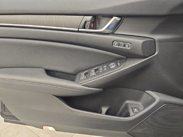 Used 2022 Honda Accord Touring image 34