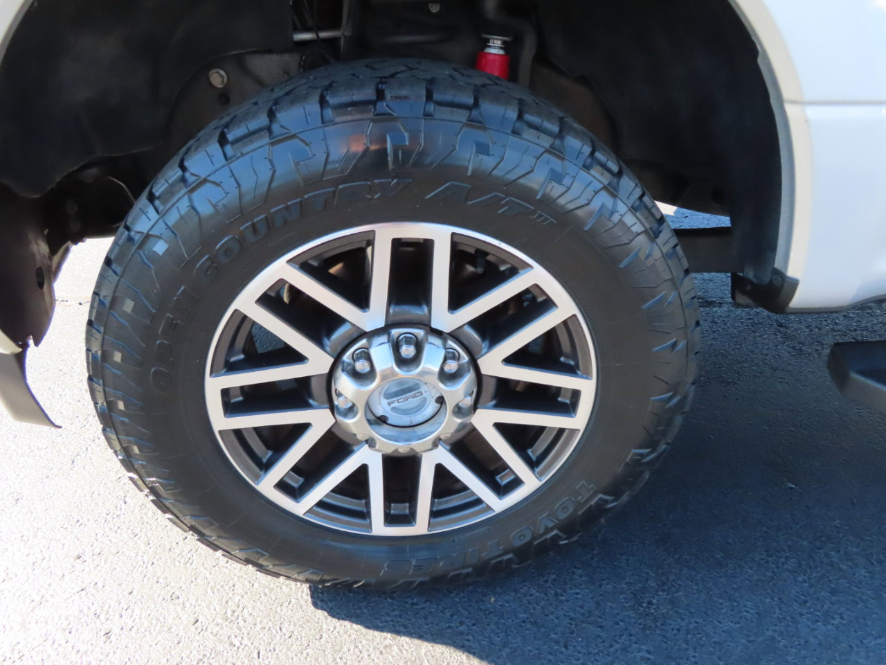 Used 2017 Ford F250 Lariat w/ Lariat Value Package image 11