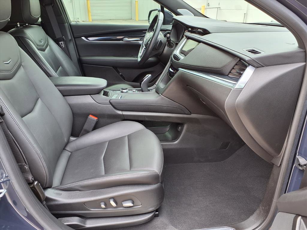 Certified 2024 Cadillac XT5 Premium Luxury FWD image 9