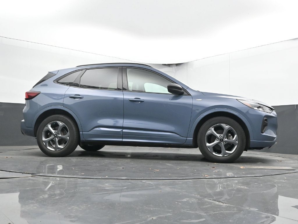 Used 2024 Ford Escape ST-Line w/ Cold Weather Package FWD image 45