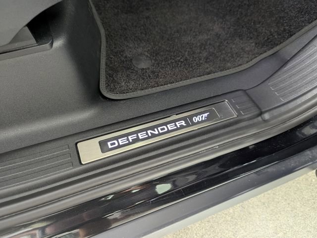 Used 2022 Land Rover Defender 110 V8 AWD/4WD image 26