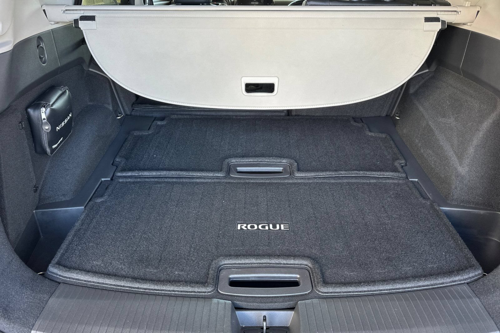 Used 2023 Nissan Rogue SL w/ SL Premium Package FWD image 17