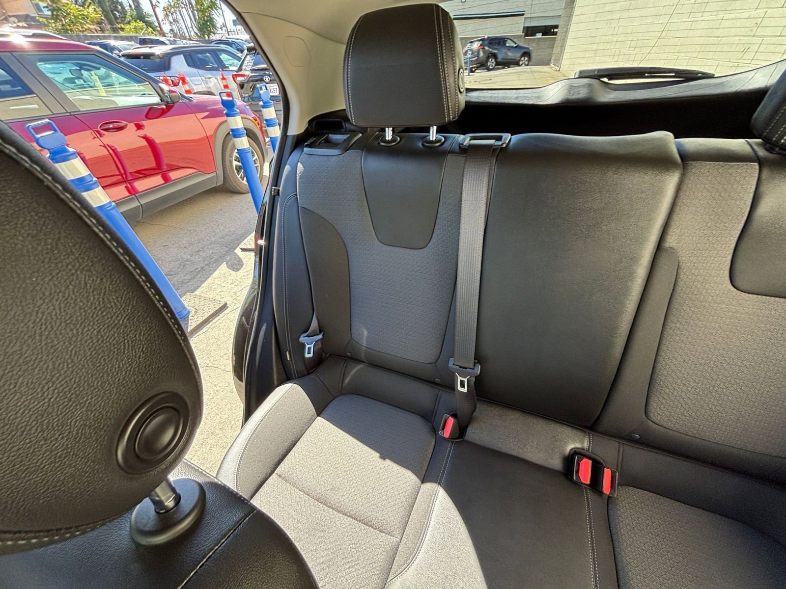 Used 2025 Buick Encore GX Preferred image 39