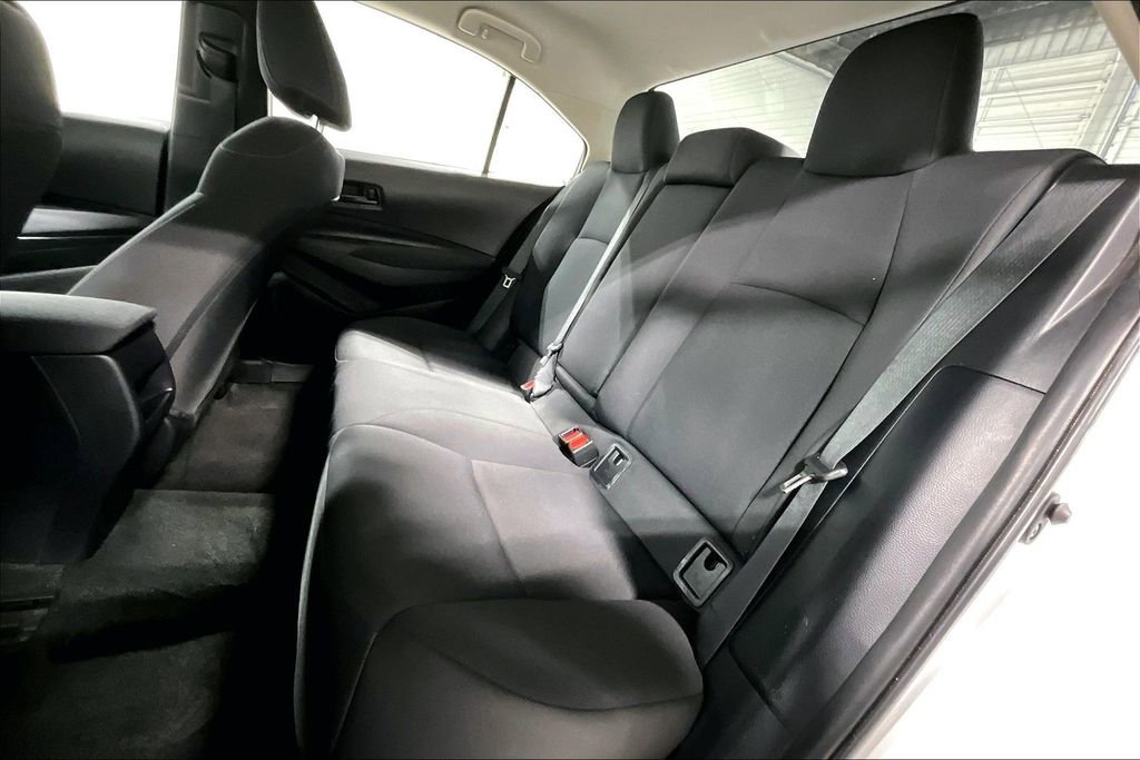 Used 2022 Toyota Corolla LE image 34