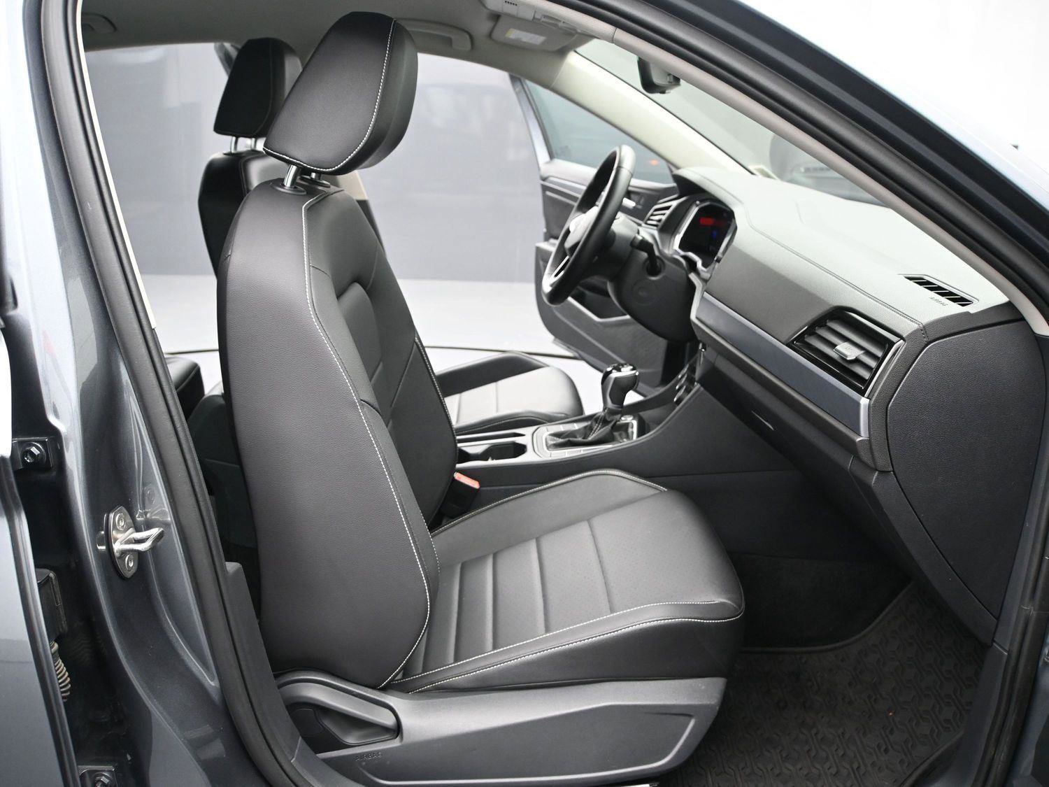 Certified 2023 Volkswagen Jetta SE image 13