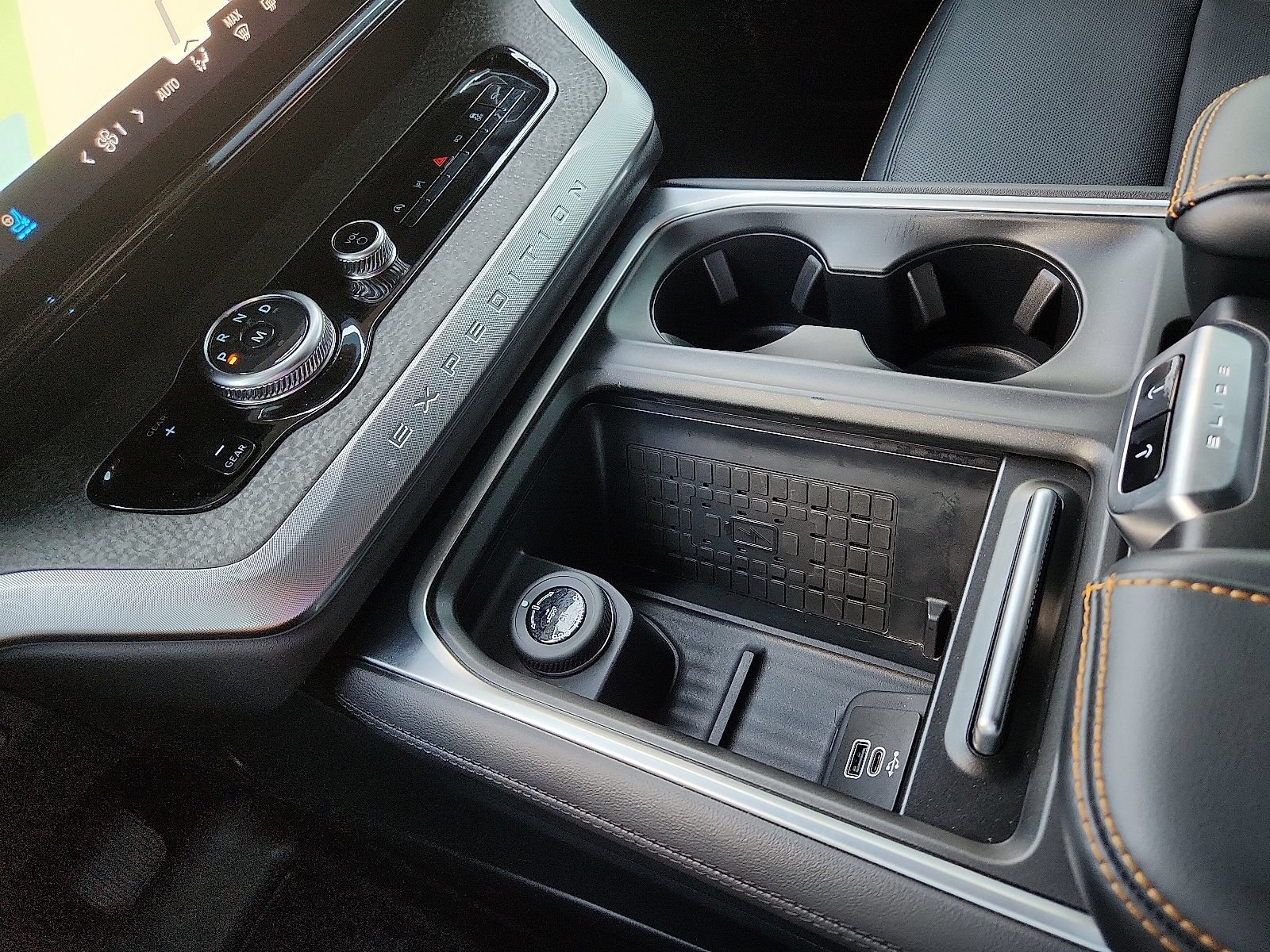 Used 2025 Ford Expedition Tremor AWD/4WD image 25