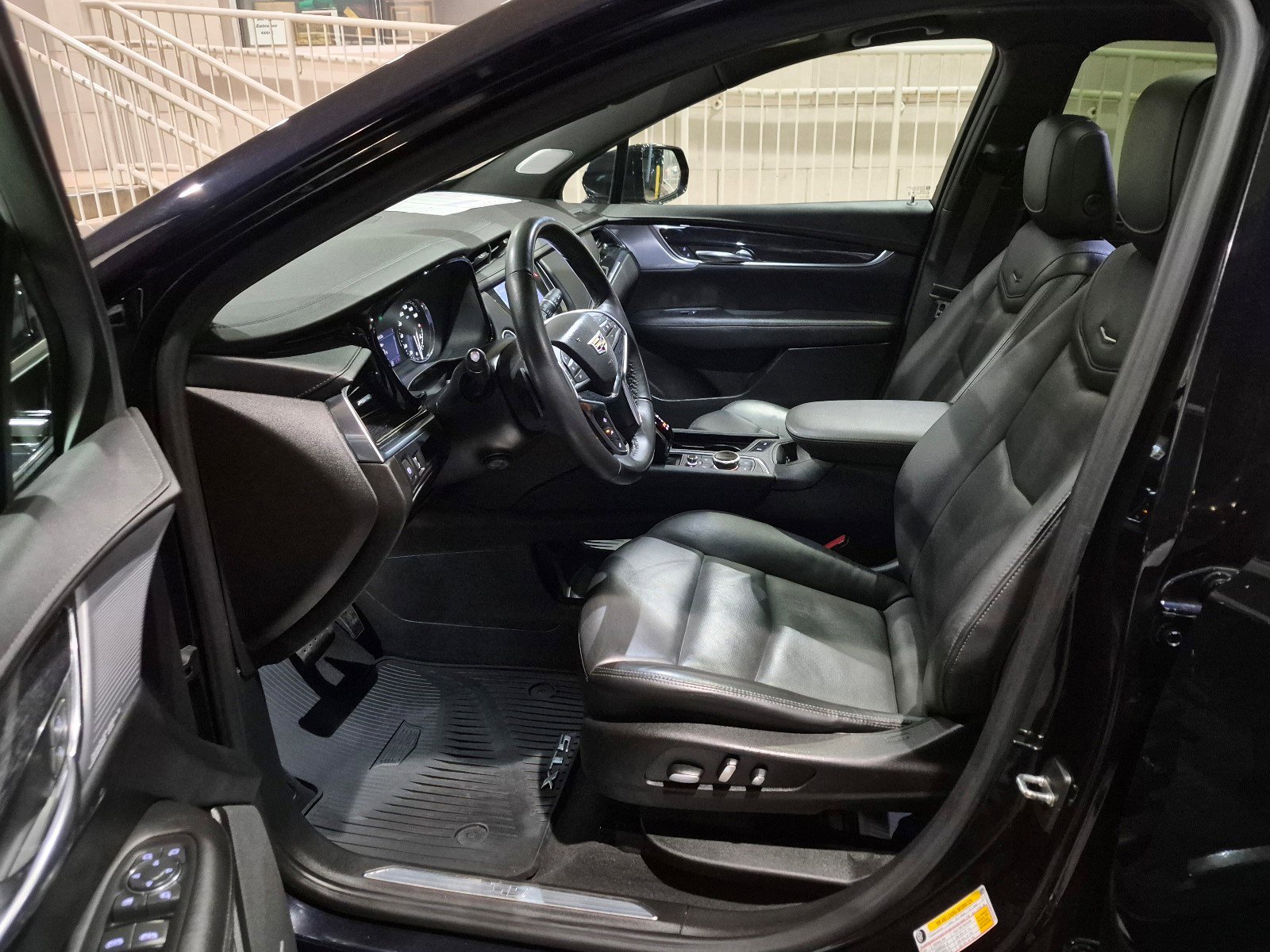 Certified 2022 Cadillac XT5 Premium Luxury AWD/4WD image 26