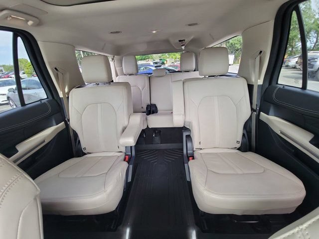 Used 2022 Ford Expedition Max Platinum AWD/4WD image 5