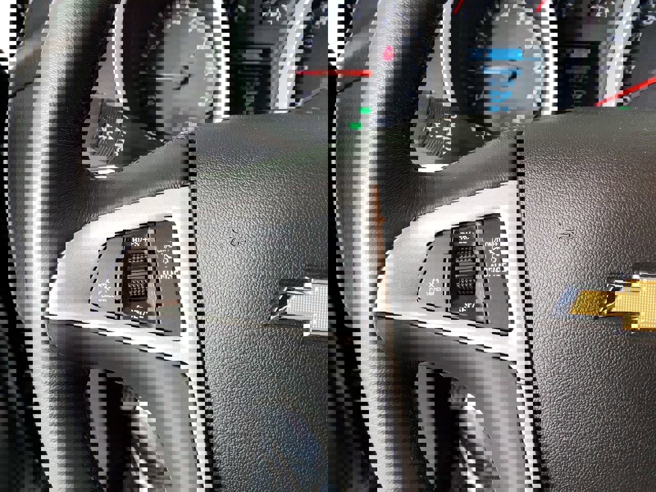 Used 2017 Chevrolet Equinox LT w/ Convenience Package image 28