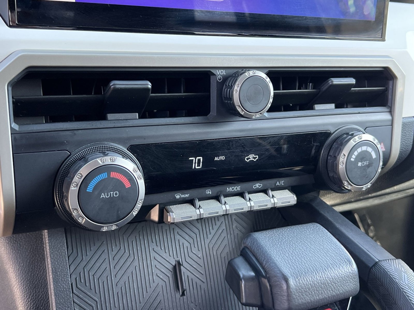 Used 2024 Toyota Tacoma TRD Off-Road image 21