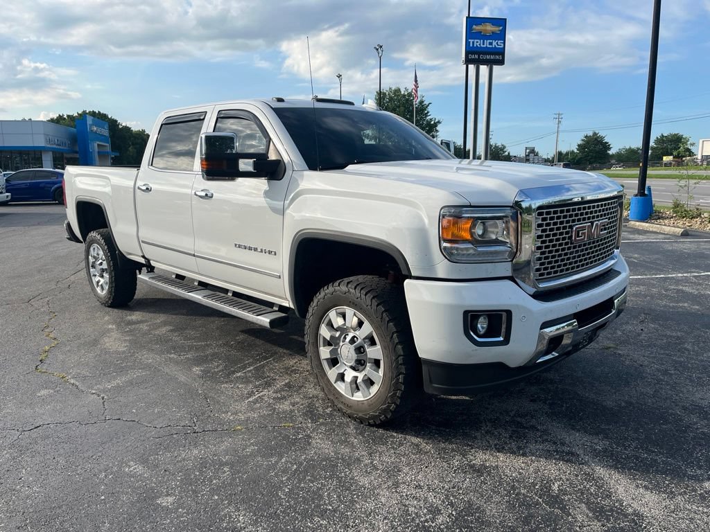 Used 2017 GMC Sierra 2500 Denali w/ Suspension Package, Off-Road AWD/4WD image 2