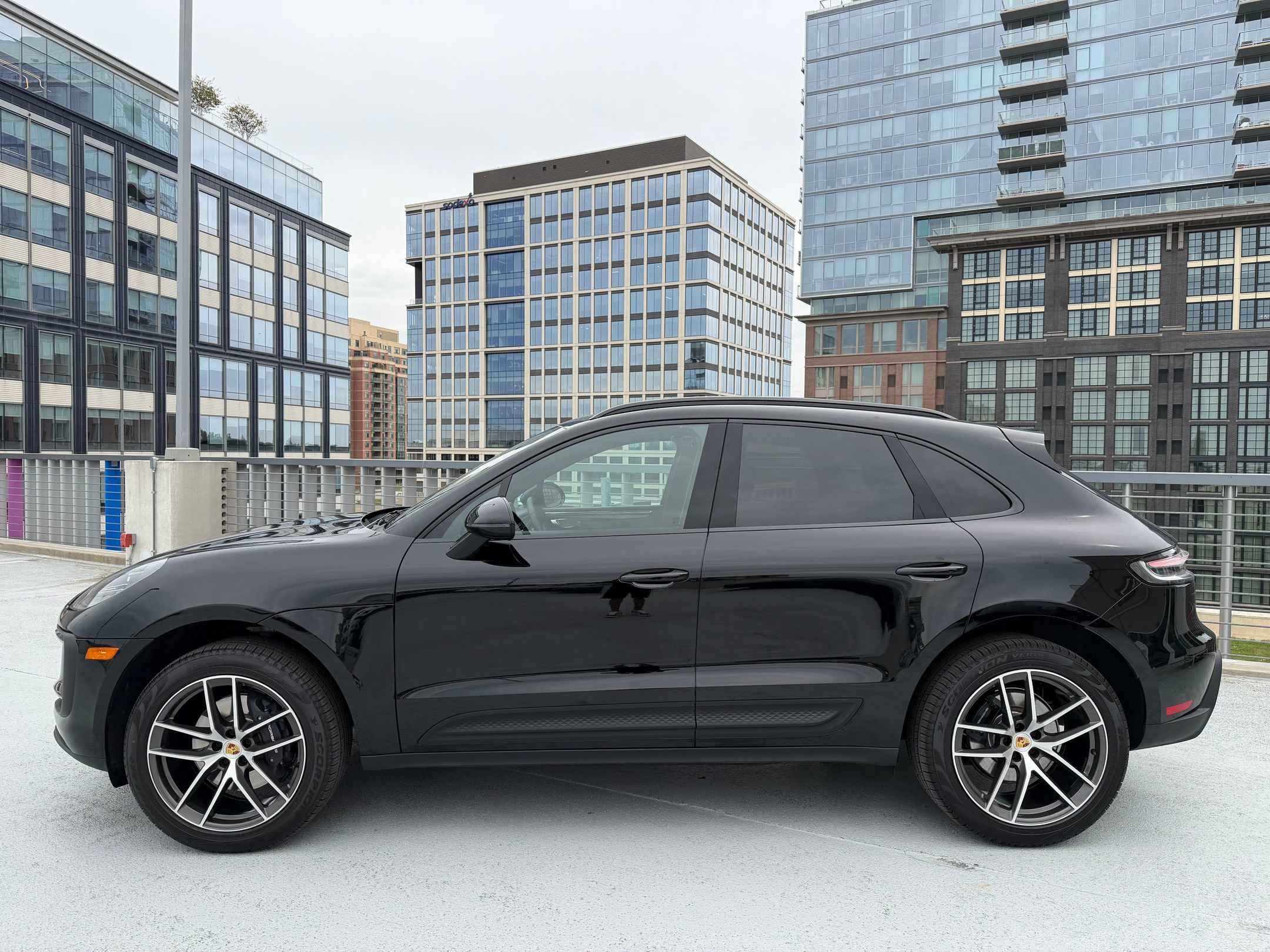 Certified 2026 Porsche Macan AWD/4WD image 2