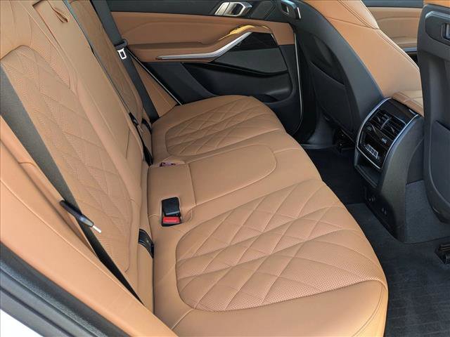Used 2024 BMW X5 xDrive40i w/ Premium Package image 21