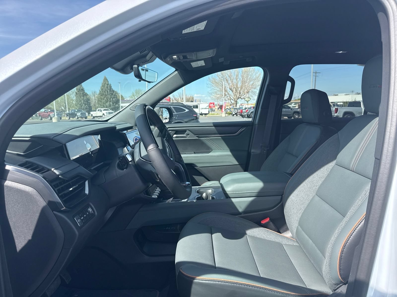New 2026 GMC Acadia AT4 w/ Super Cruise Package AWD/4WD image 9