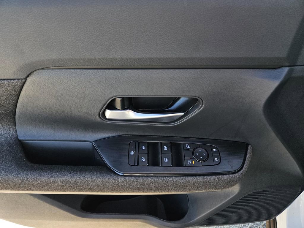 New 2026 Nissan Kicks SV image 13