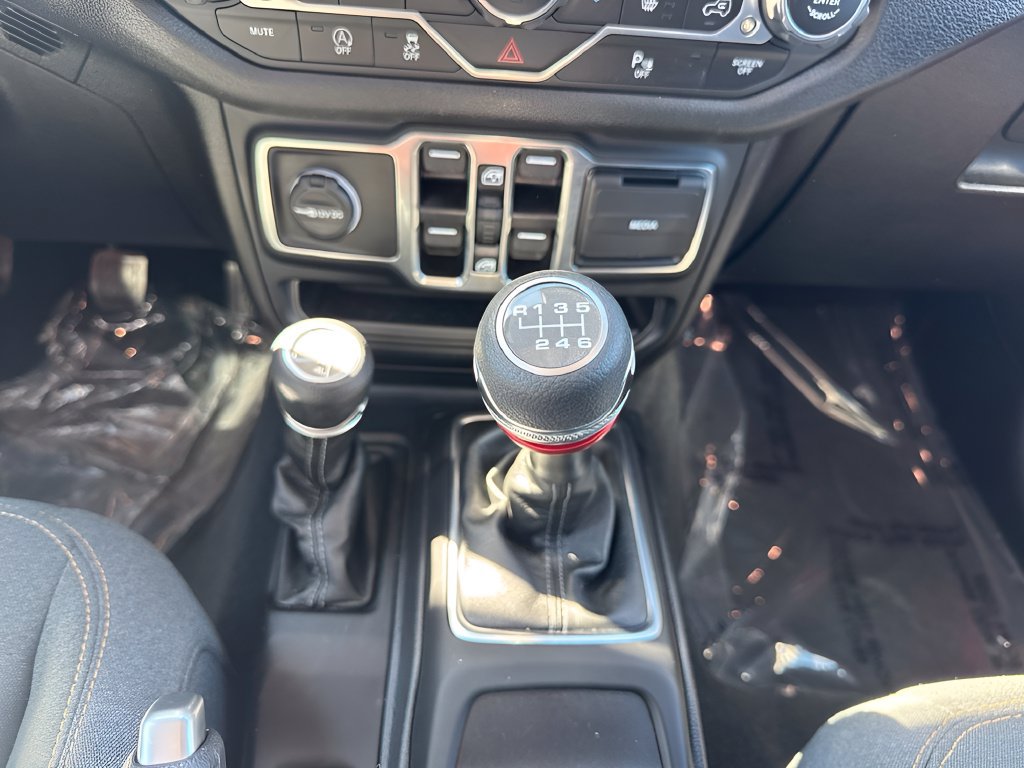 Used 2024 Jeep Gladiator Sport AWD/4WD image 12