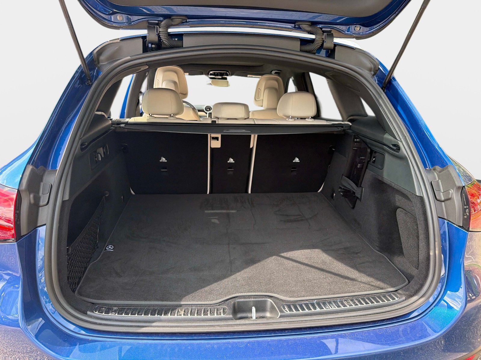 Used 2026 Mercedes-Benz GLC 300 image 11