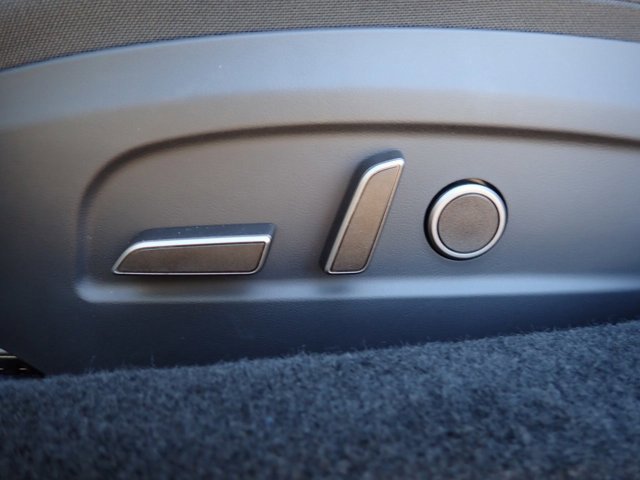 Used 2025 Tesla Model 3 Long Range RWD image 13