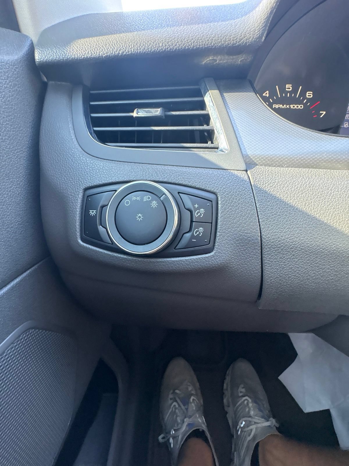 Used 2014 Ford Edge SEL FWD image 19