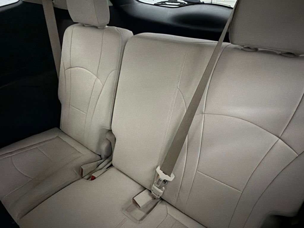 Used 2022 Buick Enclave Essence w/ Experience Buick Package FWD image 20