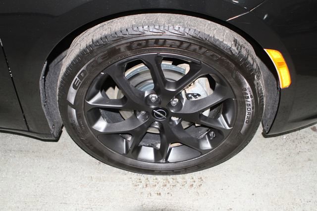 Used 2021 Chrysler Pacifica Touring-L w/ Uconnect Theater Family Group FWD image 5