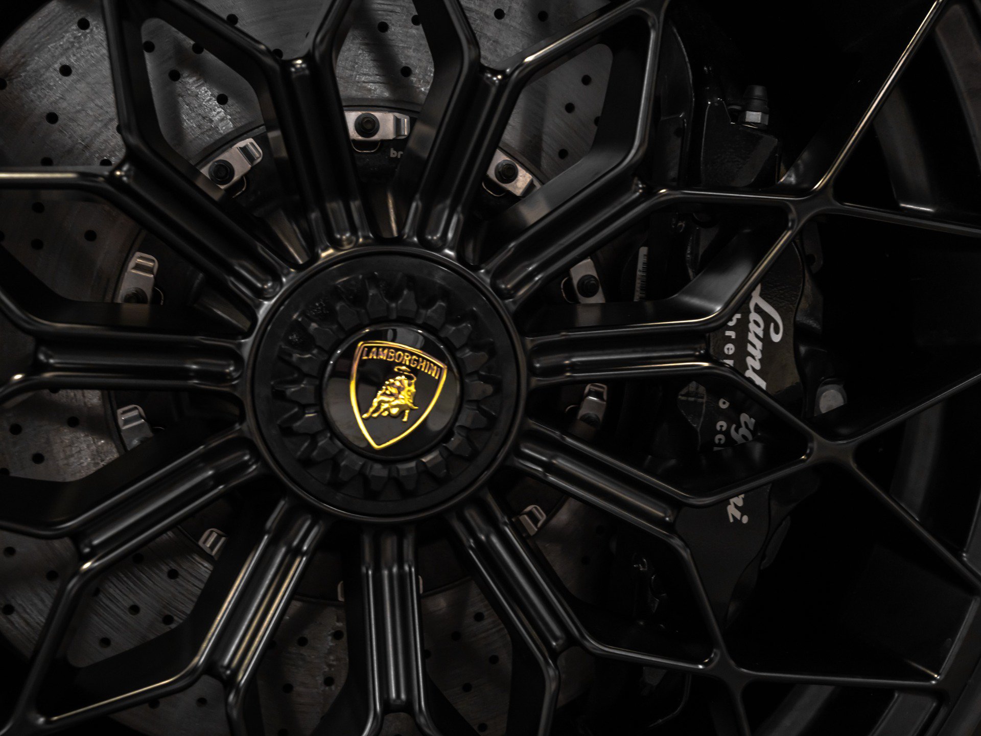 Used 2022 Lamborghini Huracan STO RWD image 21