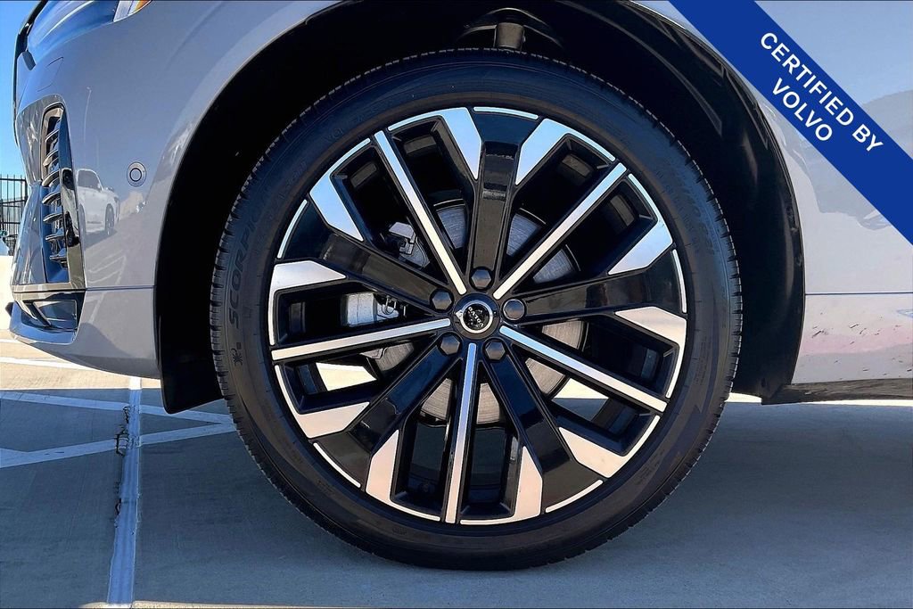 Certified 2026 Volvo XC60 B5 Ultra w/ Climate Package image 12