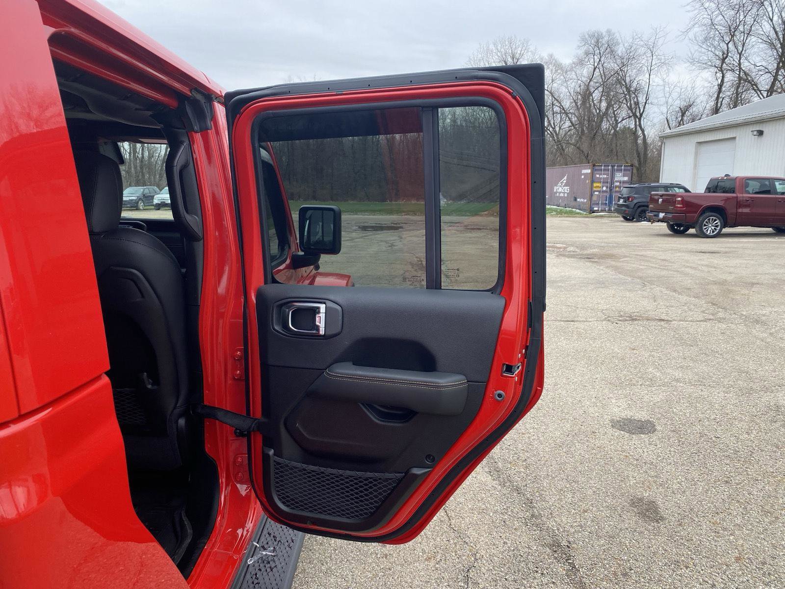 Used 2025 Jeep Gladiator High Tide image 32