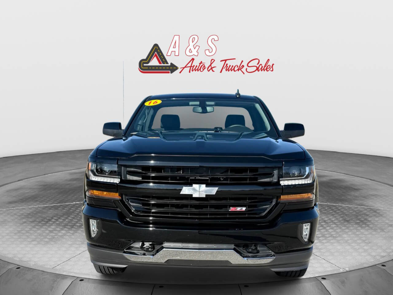 Used 2016 Chevrolet Silverado 1500 LT w/ LT Convenience Package AWD/4WD image 2
