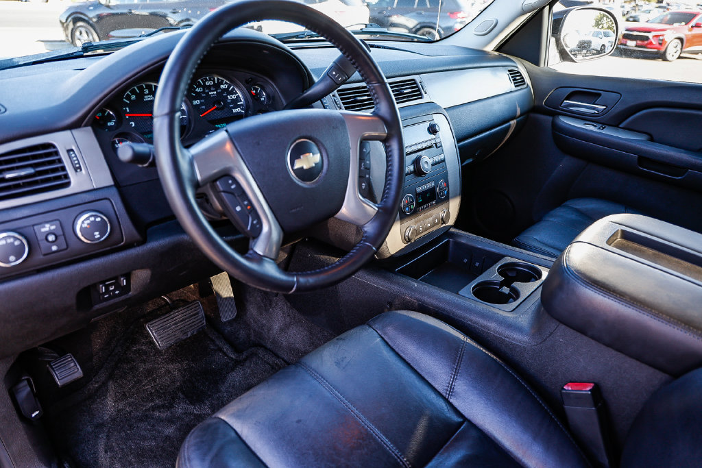 Used 2009 Chevrolet Avalanche LT w/ Suspension Package, Off-Road AWD/4WD image 40