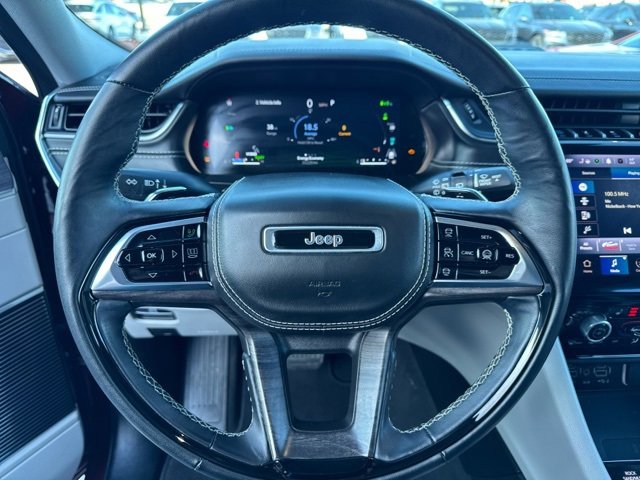 Used 2022 Jeep Grand Cherokee Overland w/ Advanced Protech Group III image 3