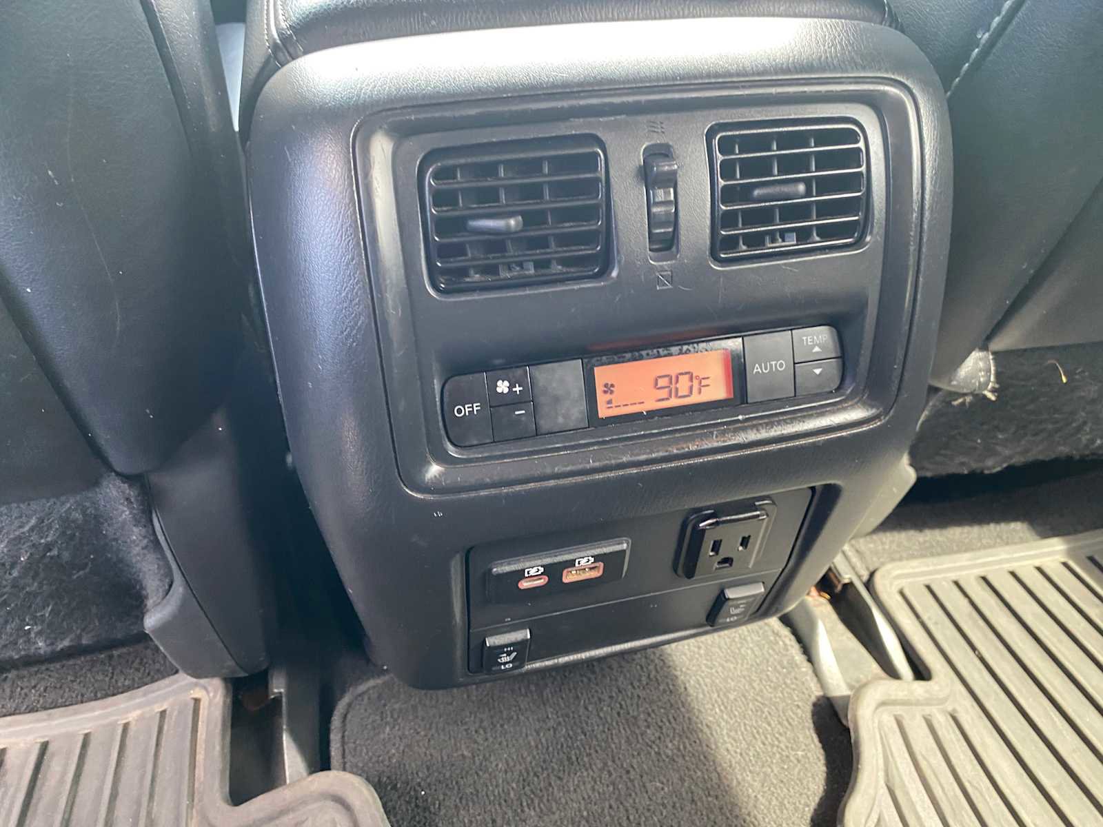 Used 2019 Nissan Pathfinder SL image 32