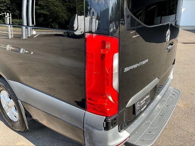 Used 2023 Mercedes-Benz Sprinter 2500 image 21